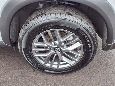 Used 2024 Nissan Rogue S image 22