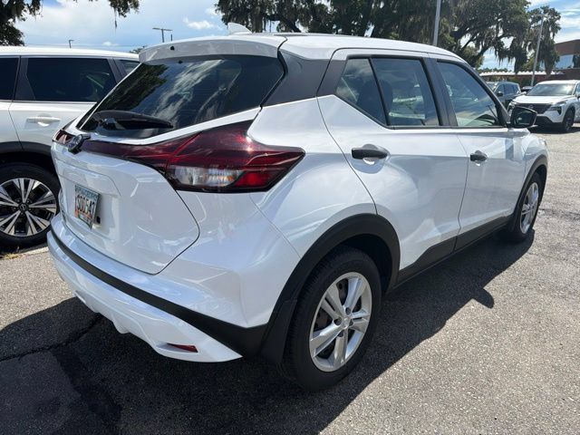 Used 2023 Nissan Kicks S FWD image 6