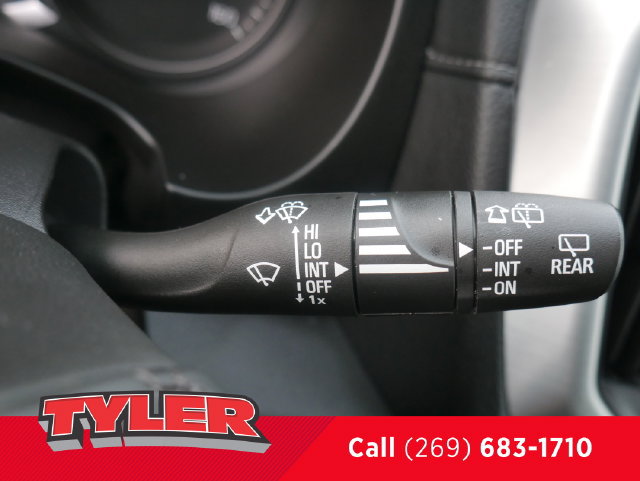 Used 2024 GMC Terrain SLT AWD/4WD image 27