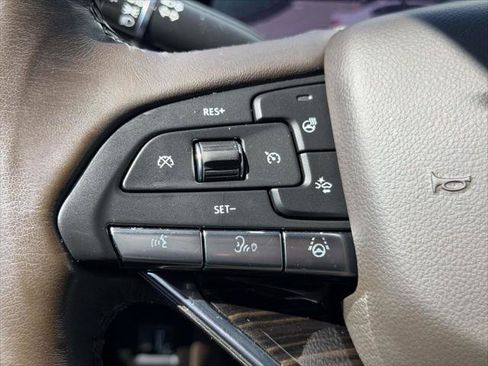Used 2023 Cadillac Escalade ESV Sport w/ LPO, Illumination Package AWD/4WD image 25