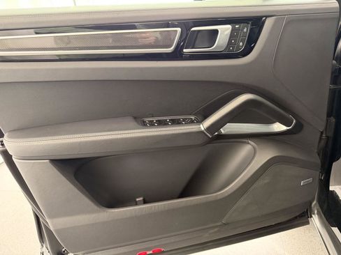 Certified 2023 Porsche Cayenne Turbo image 15