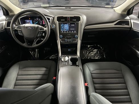 Used 2019 Ford Fusion SE image 22