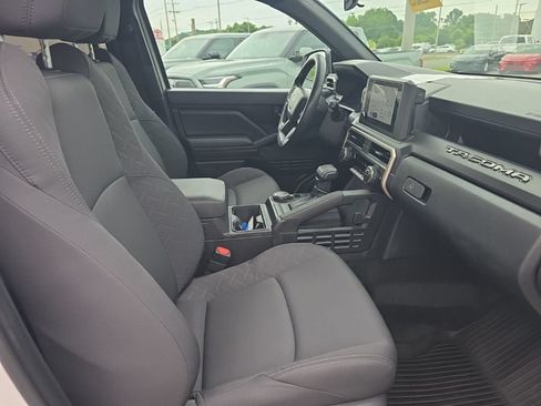 Used 2024 Toyota Tacoma SR AWD/4WD image 10