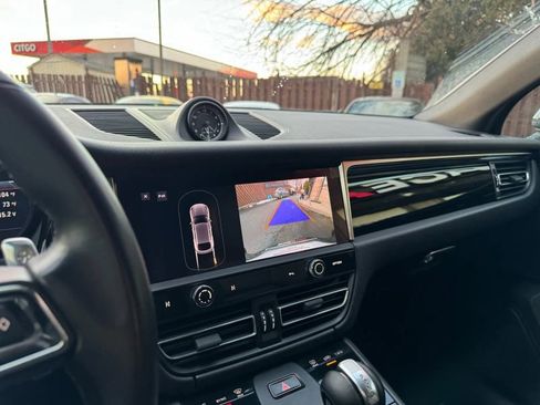 Used 2022 Porsche Macan image 15