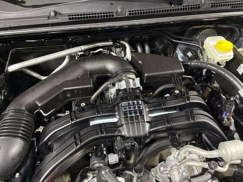 Used 2025 Subaru Crosstrek 2.0i Premium image 37