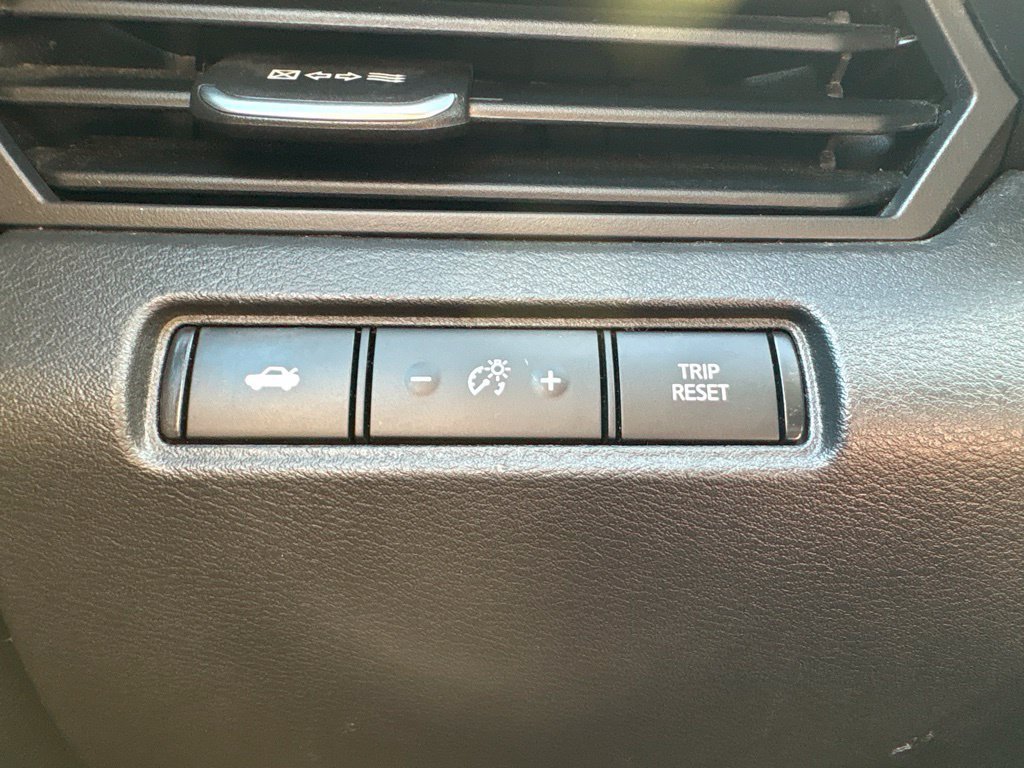 Used 2024 Nissan Altima 2.5 SR FWD image 17