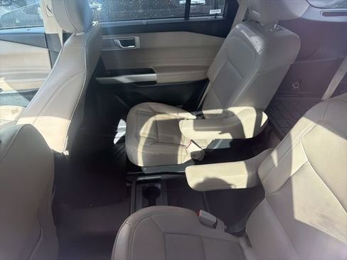 Used 2021 Ford Explorer Limited AWD/4WD image 11