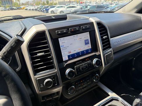 Used 2020 Ford F250 Lariat AWD/4WD image 22
