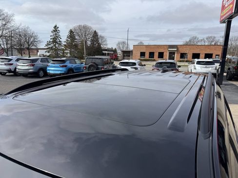 Used 2025 Ford Explorer ST image 21