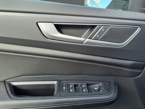 New 2026 Volkswagen Atlas Cross Sport SEL R-Line image 14