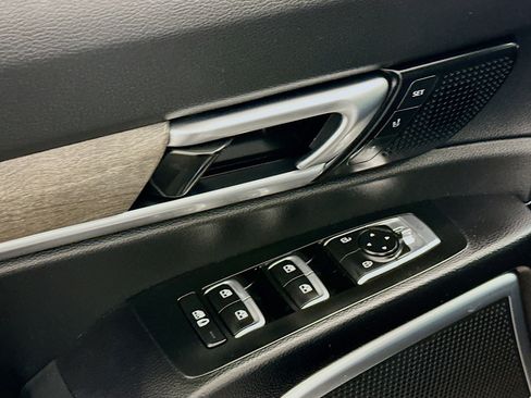 Used 2021 Kia Telluride SX w/ SX Prestige Package image 15