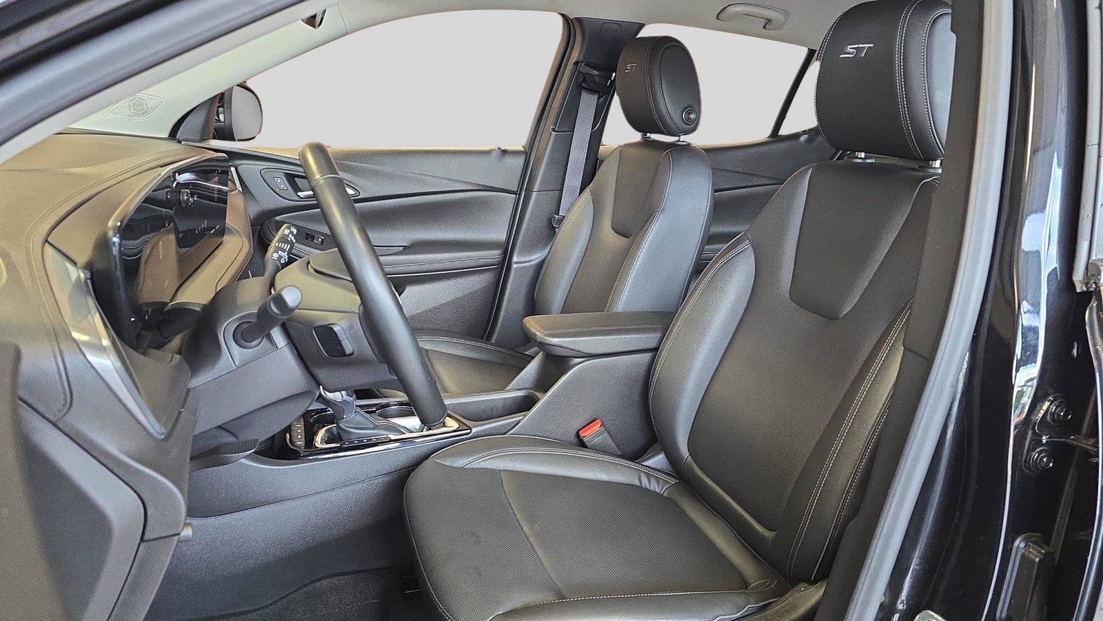 Used 2024 Buick Encore GX Sport Touring w/ Comfort Package AWD/4WD image 11