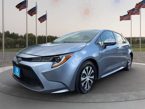 Used 2022 Toyota Corolla LE FWD image 1
