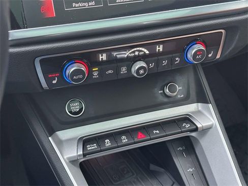 Used 2024 Audi Q3 2.0T Premium Plus image 32