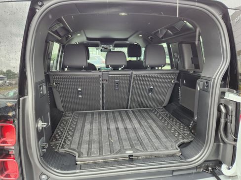 Used 2025 Land Rover Defender 110 S AWD/4WD image 8
