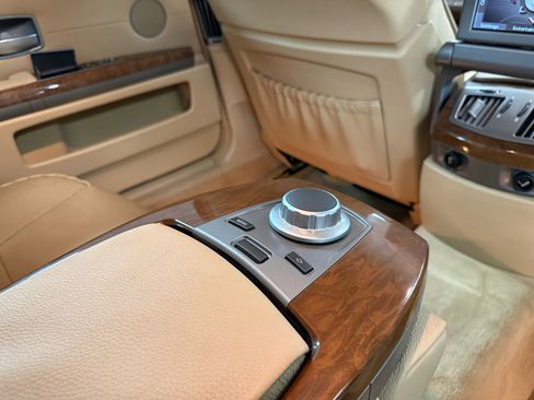 Used 2007 BMW 750Li image 23