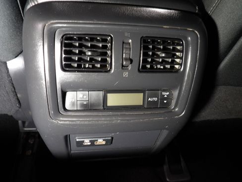 Used 2019 Nissan Pathfinder SV FWD image 13