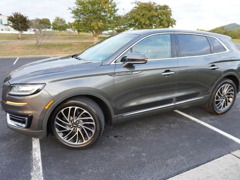 Used 2020 Lincoln Nautilus Reserve image 6