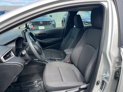 Used 2025 Toyota Corolla LE FWD image 35