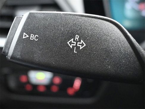 Used 2020 BMW 330i Sedan w/ Convenience Package image 28