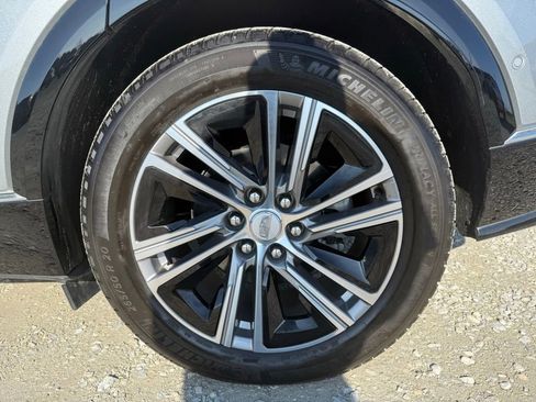 Certified 2024 Cadillac Lyriq Luxury image 15