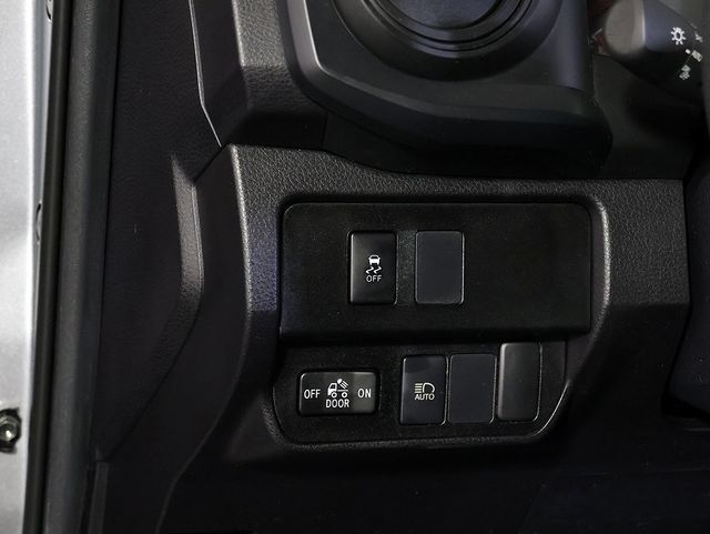 Used 2022 Toyota Tacoma SR AWD/4WD image 25