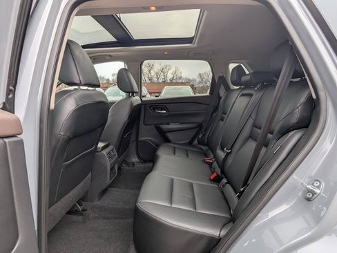 Used 2022 Nissan Rogue SL AWD/4WD image 14