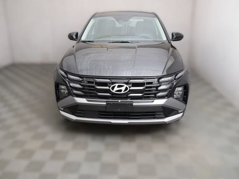 Used 2025 Hyundai Tucson SE AWD/4WD image 2