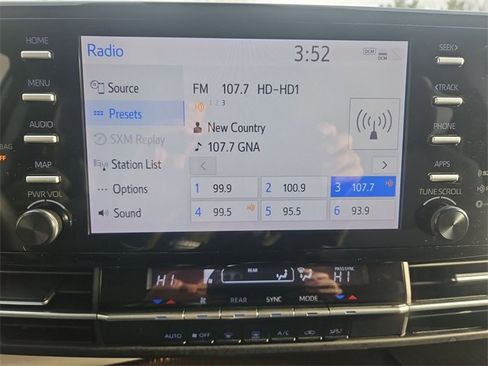 Used 2022 Toyota Sienna LE image 13