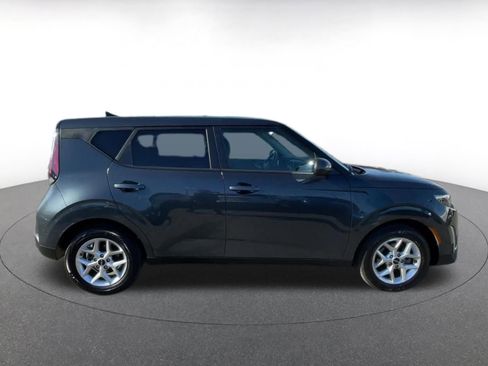 Used 2025 Kia Soul LX w/ LX Technology Package image 16