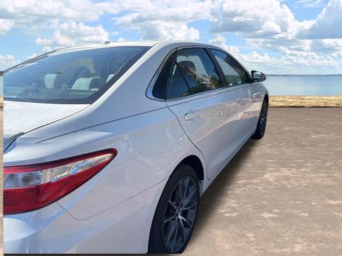 Used 2017 Toyota Camry XSE FWD image 4