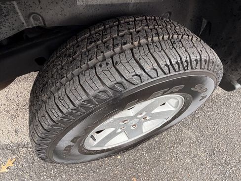 Used 2011 Jeep Wrangler Unlimited Sport w/ Dual Top Group image 26