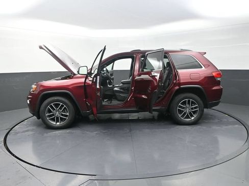 Used 2018 Jeep Grand Cherokee Limited AWD/4WD image 42