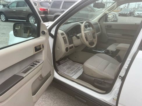 Used 2011 Ford Escape XLT AWD/4WD image 15