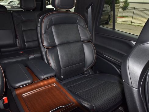 New 2026 Lincoln Navigator L Black Label AWD/4WD image 22