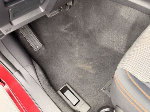 Used 2019 Subaru Crosstrek 2.0i Premium image 16