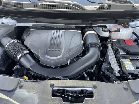 Used 2025 GMC Acadia Elevation w/ Elevation Premium Package FWD image 14