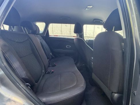 Used 2018 Kia Soul w/ Convenience Package FWD image 15