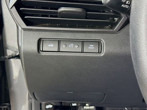 Used 2025 Nissan Altima 2.5 SV image 10