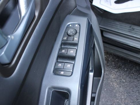 Used 2024 Nissan Pathfinder SV FWD image 28