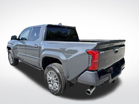 Used 2025 Toyota Tacoma Limited AWD/4WD image 7