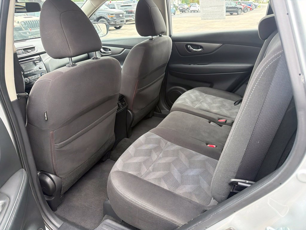 Used 2016 Nissan Rogue S AWD/4WD image 31
