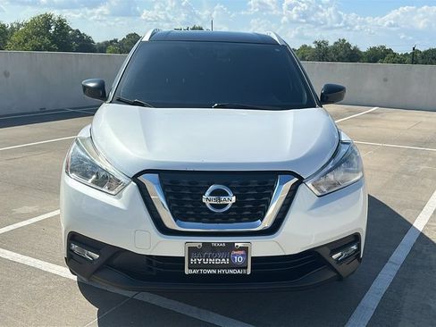 Used 2018 Nissan Kicks SV FWD image 8