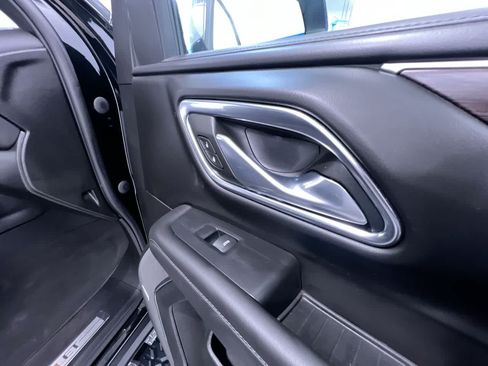 Used 2023 Chevrolet Tahoe Z71 w/ Luxury Package AWD/4WD image 36