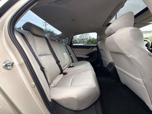 Used 2018 Honda Accord EX image 15