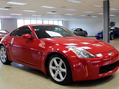 Used 2004 Nissan 350Z Touring w/ Cargo Convenience Pkg image 35