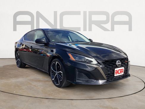 Used 2023 Nissan Altima 2.5 SR FWD image 7