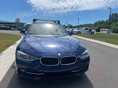 Used 2018 BMW 330i xDrive Wagon AWD/4WD image 3