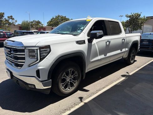 Used 2025 GMC Sierra 1500 SLT RWD image 4