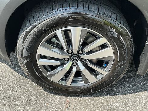 Used 2022 Nissan Pathfinder SL w/ SL Black Package FWD image 9